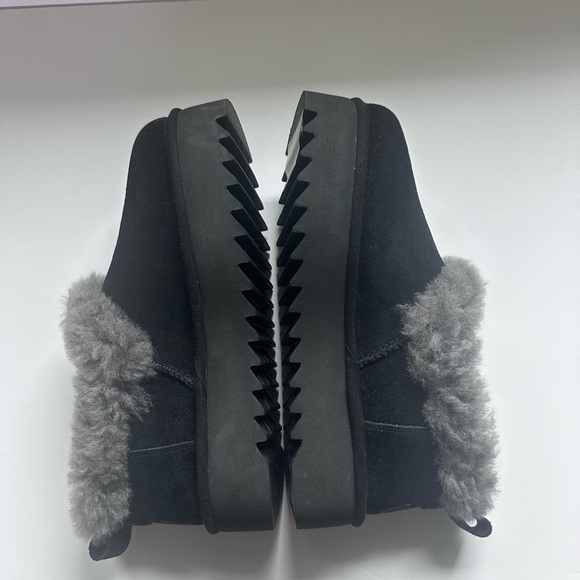 UGG Nita Genuine Shearling Slipper (Women) - Picture 4 of 9